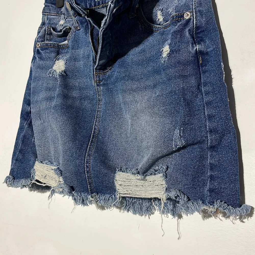 Wild Fable Medium Wash Distressed Denim Skirt Size 4 - Picture 3 of 8